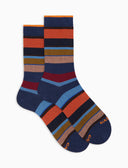 Kurze Damensocken aus warmer Baumwolle, blau mit bunten Streifen