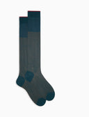 Men's long peacock-coloured cotton socks with iridescent motif